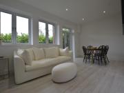 2 bedroom apartment for rent in Ashwells Road,...