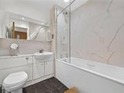 2 bedroom apartment for rent in Boardwalk Place, Canary...