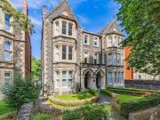 2 bedroom apartment for rent in Cathedral Road,...