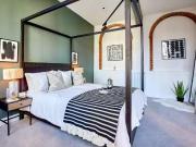 2 bedroom apartment for rent in Charlotte Street,...