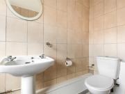 2 bedroom apartment for rent in Chesterwood Drive,...