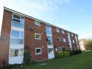 2 bedroom apartment for rent in Clyfton Close Broxbourne...