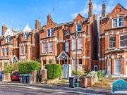 2 bedroom apartment for rent in Coolhurst Road, Crouch...