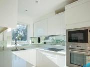 2 Bedroom Apartment For Rent In East Finchley, London