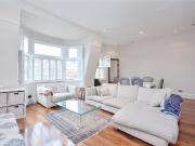 2 bedroom apartment for rent in Elgin Mansions, Elgin...