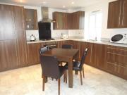 2 bedroom apartment for rent in Ffordd James McGhan,...