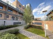 2 bedroom apartment for rent in Flamsteed Close,...