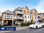 2 bedroom apartment for rent in Frays Court, Swan Road,...