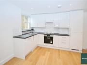 2 bedroom apartment for rent in Friern Park, North...