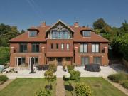 2 Bedroom Apartment For Rent In Guildford, Surrey