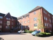 2 bedroom apartment for rent in Heron House Peel Close...