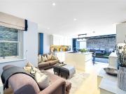 2 bedroom apartment for rent in Hopgood Street,...
