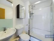 2 bedroom apartment for rent in James Weld Close,...