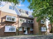 2 bedroom apartment for rent in Leatherhead KT22