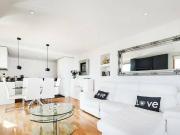 2 bedroom apartment for rent in Mastmaker Road London E14