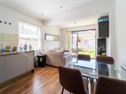 2 bedroom apartment for rent in North View Road,...