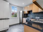 2 bedroom apartment for rent in Penwortham Road,...