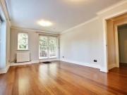 2 bedroom apartment for rent in Pump House Close,...