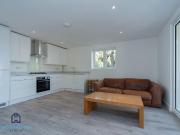 2 bedroom apartment for rent in Queens Parade, Friern...