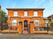 2 Bedroom Apartment For Rent In Reading, Berkshire
