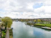 2 bedroom apartment for rent in Regents Riverside,...