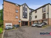 2 bedroom apartment for rent in Ridgewood Close,...