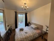 2 bedroom apartment for rent in Sheen Gardens, HEALD...