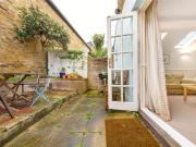 2 bedroom apartment for rent in Stephendale Road,...