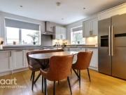 2 bedroom apartment for rent in Warwick Avenue,...