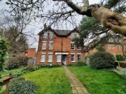 2 bedroom apartment for rent in Warwick Road,...