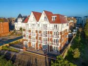 2 bedroom apartment for rent in West Cliff Gardens,...