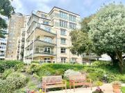 2 bedroom apartment for rent in West Cliff Road,...