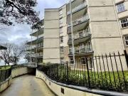2 bedroom apartment for rent in West Cliff Road,...