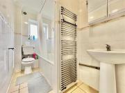 2 bedroom apartment for rent in Wivenhoe Court,...