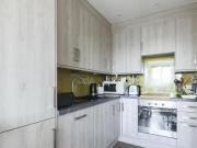 2 Bedroom Apartment For Rent In Woodside Park, London