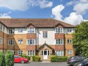 2 Bedroom Apartment For Sale In Addlestone, Surrey