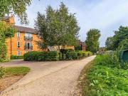 2 Bedroom Apartment For Sale In Apsley, Hertfordshire