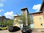 2 Bedroom Apartment For Sale In Bracknell, Berkshire