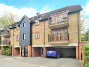 2 Bedroom Apartment For Sale In Coulsdon, Surrey