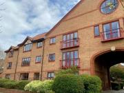 2 Bedroom Apartment For Sale In Cumberland Close, Bristol