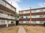 2 bedroom apartment for sale in Dale Court, Slough, SL1