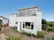 2 bedroom apartment for sale in Daylesford Close,...