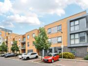 2 bedroom apartment for sale in Drake Way, Reading,...