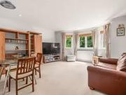 2 Bedroom Apartment For Sale In Dukes Ride, Crowthorne,...