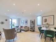 2 Bedroom Apartment For Sale In East Finchley, London