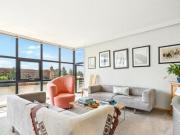 2 Bedroom Apartment For Sale In Hammersmith, London