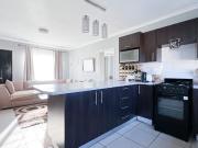 2 Bedroom Apartment For Sale in Honeydew Manor