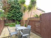 2 Bedroom Apartment For Sale In London