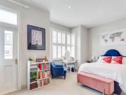 2 Bedroom Apartment For Sale In London