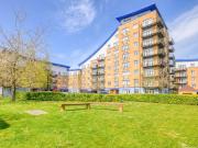 2 bedroom apartment for sale in Luscinia View, Reading, RG1